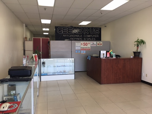 Geeks R Us