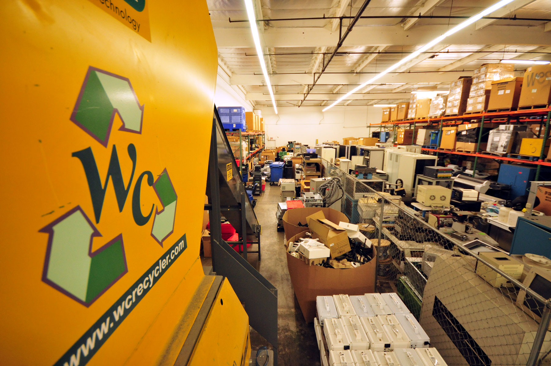 Reciclador de Computadoras en la Costa Oeste – Servicio Ecoamigable y Certificado